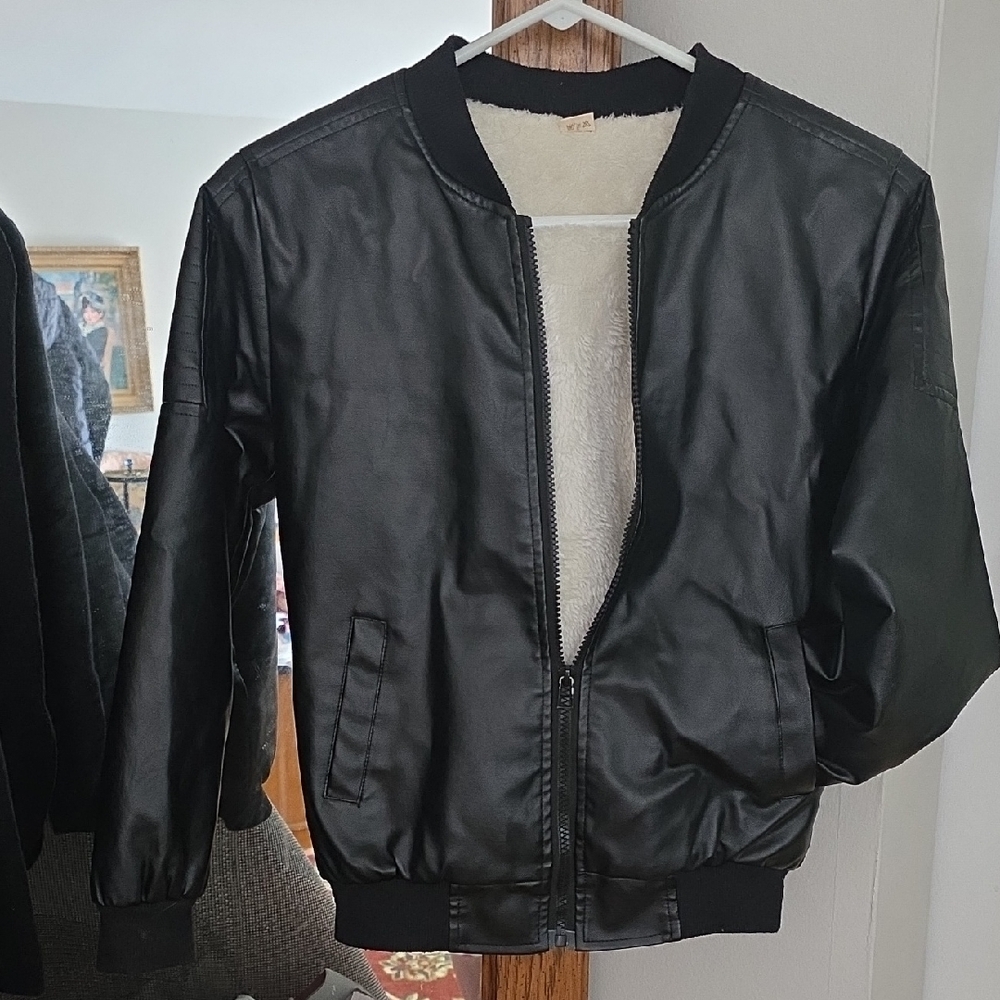 XS or JR med Faux Fur Lined Faux Black Leather Zip Coat Mint Condition